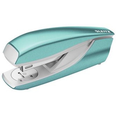 LEITZ® - Heftgerät Wow, 30 Blatt, eisblau, 55021051, inkl. Heftklammern 24/6, aus M